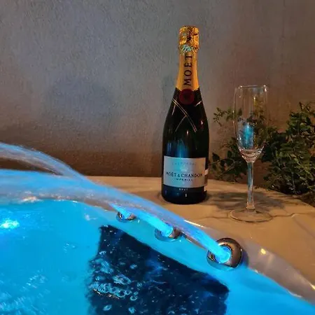 Luxury - Jacuzzi, Pool & Private Terrace * San Julián