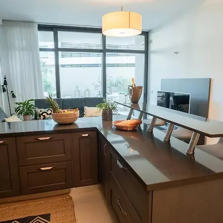 Luxury - Jacuzzi, Pool & Private Terrace